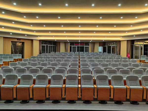 礼堂椅